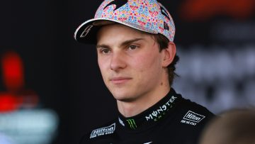 Oscar Piastri backed to 'look elsewhere' under certain McLaren conditions