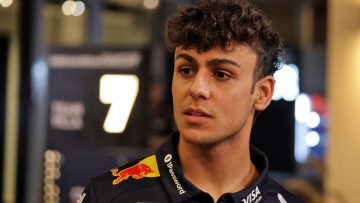 Arvid Lindblad warned of 'tough introduction' ahead of F1 debut