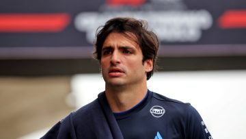 Carlos Sainz claims victory on 'very difficult' F1 issue